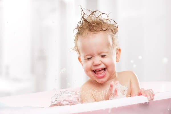 How to shampoo baby hair?